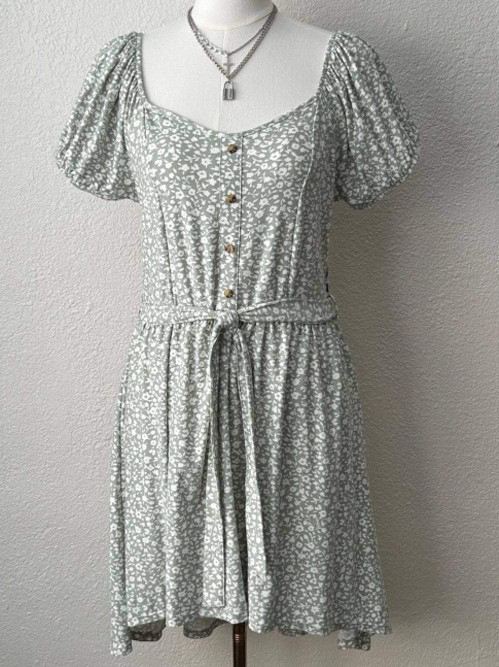 Size L Ditzy Floral Puff-Sleeve Tie-Waist High low Mini Dress in Sage Green
